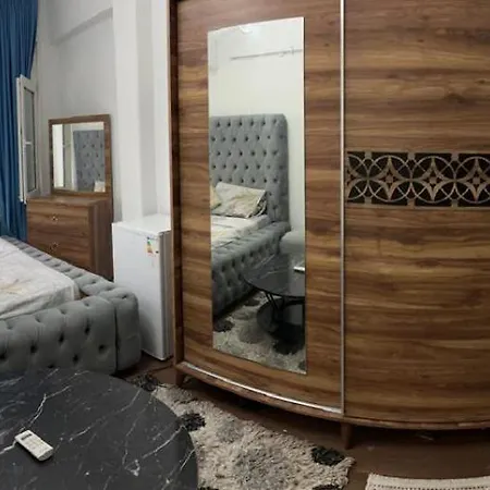 Cozy In Heart Of בית הארחה