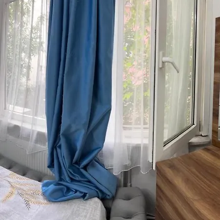 Cozy In Heart Of בית הארחה